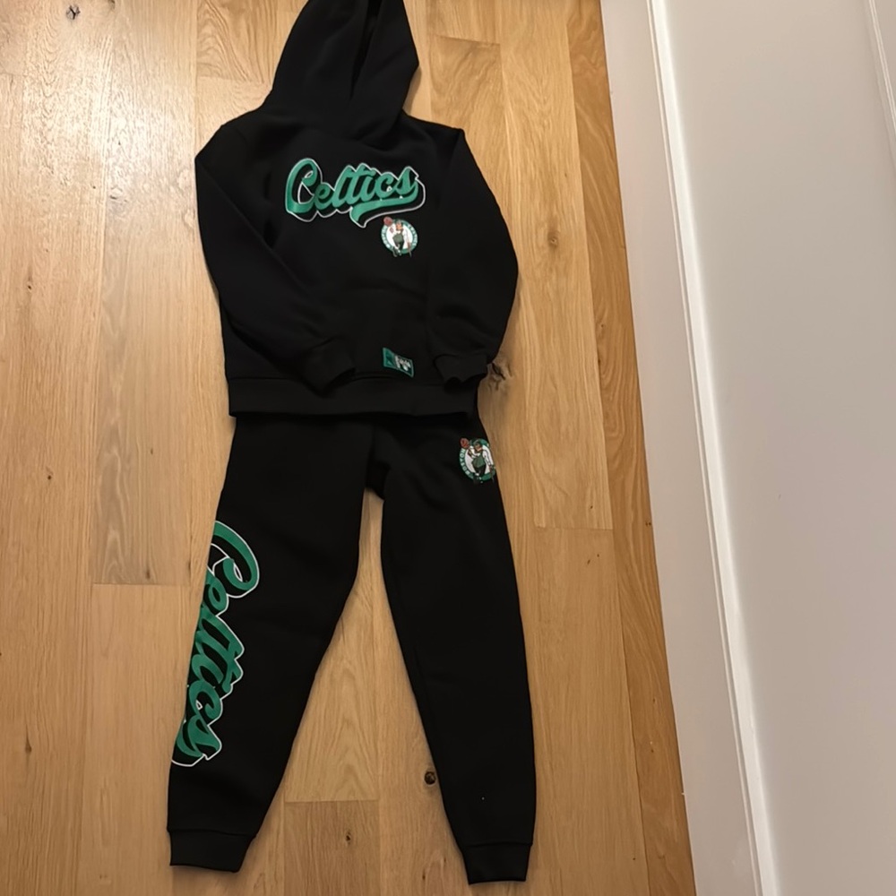 NBA Black and Green Sweatpants with Elastic Waistband